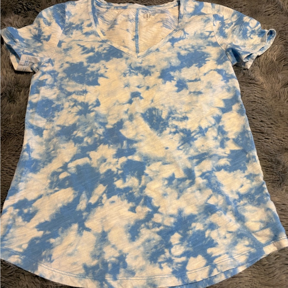 GAP V-Neck Boho Tee Bundle - Picture 4 of 6